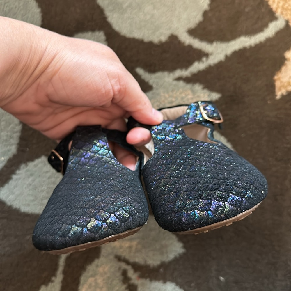 NWOT Monkey feet beautiful mermaid Mary Jane shoes ages 3-4 - like new! - Picture 2 of 7